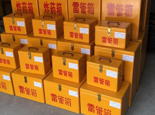德格玻璃钢雷管箱的使用寿命一般是多少？